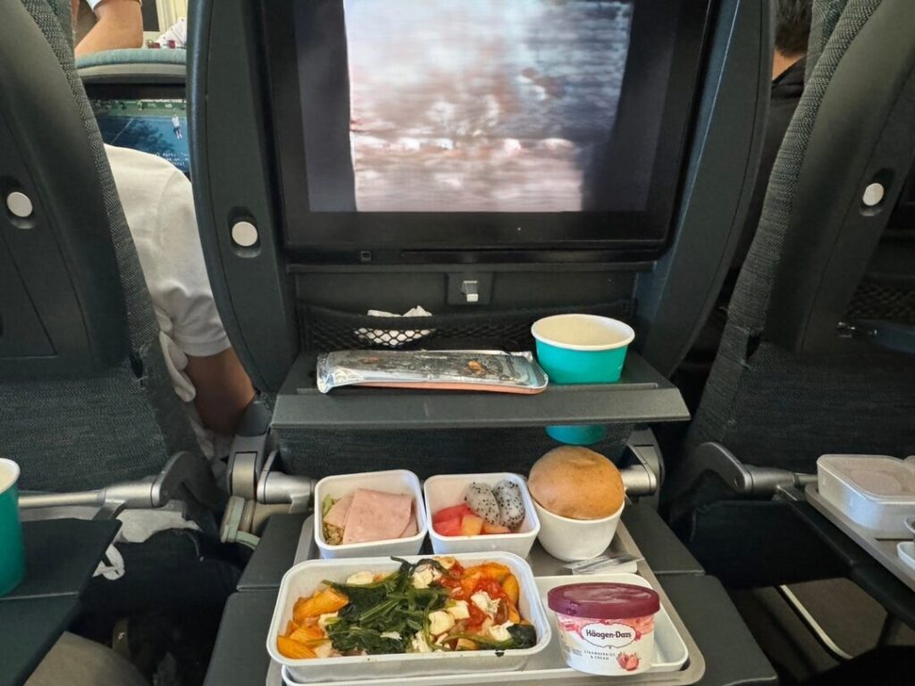 キャセイパシフィック航空エコノミークラスの座席