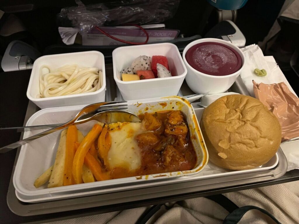 キャセイパシフィック航空の機内食(洋食と和食)