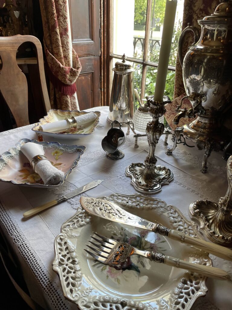 ホームズ博物館(食器)