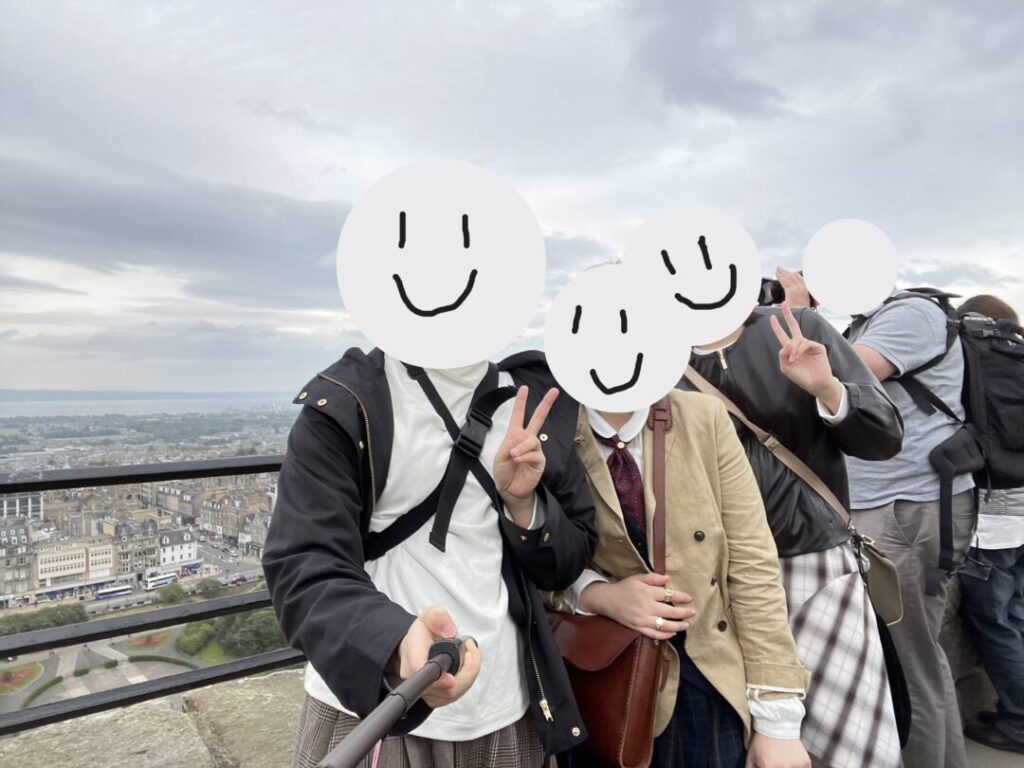 エディンバラ城での服装(8月)