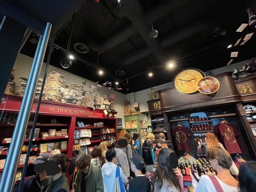 キングス・クロス駅「Platform 9 3/4 Shop」店内