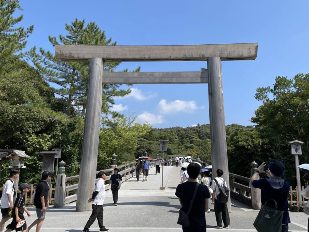 内宮宇治橋鳥居(外側)「お伊勢さん観光案内人」ツアーを使って伊勢神宮を巡ろう！