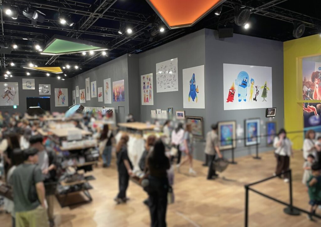 ピクサー世界展に行こう！展示内容・所要時間・グッズ・行き方まとめ／グッズ売り場